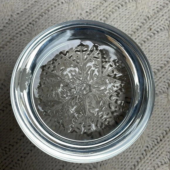 Cristal snowflake paperweight 24% genuine lead crystal 3.5” diameter 2” tall - Picture 4 of 6